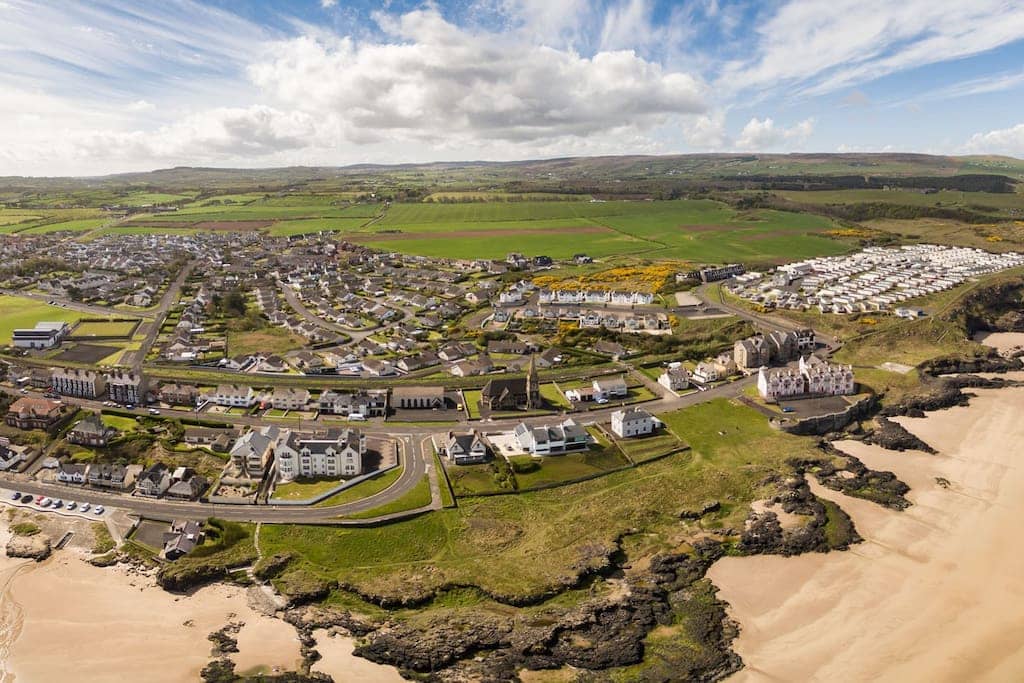 cASTLEROCK-FROM-THE-AIR (2)